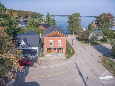 19 WATER Street W, Brockville, ON K0G 1V0
