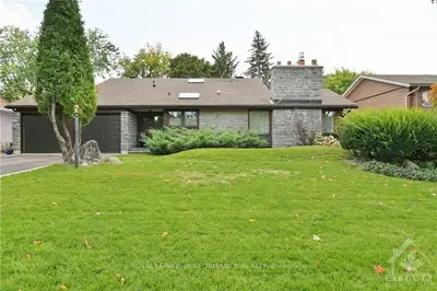 20 PARKGLEN Drive, Meadowlands - Crestview and Area, ON K2G 3G9