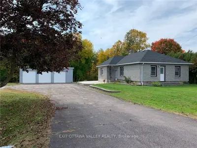 73 PEMBROKE Street, Whitewater Region, ON K0J 1K0