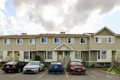 18 MCDERMOT Court, Kanata, ON K2L 3V1