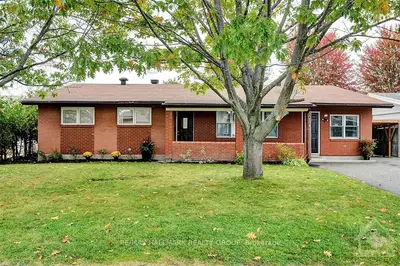 11 ELTERWATER Avenue, Crystal Bay - Rocky Point - Bayshore, ON K2H 5J1