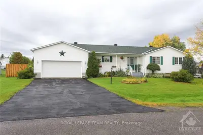 114 CRICKET Crescent, Constance Bay - Dunrobin - Kilmaurs - Woodlawn, ON K0A 1T0