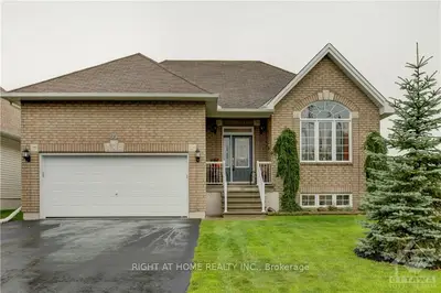 99 LLOYDALEX Crescent, Stittsville - Munster - Richmond, ON K2S 2E8
