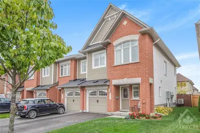 253 SILVERMOON Crescent, Orleans - Cumberland and Area, ON K4A 0R1