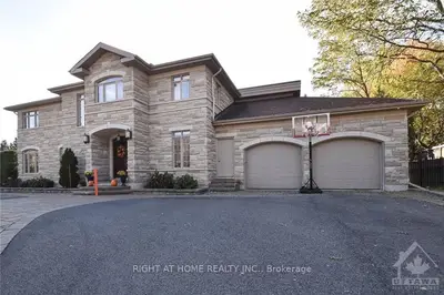 10 WREN Road, Beacon Hill North - South and Area, ON K1J 7H7