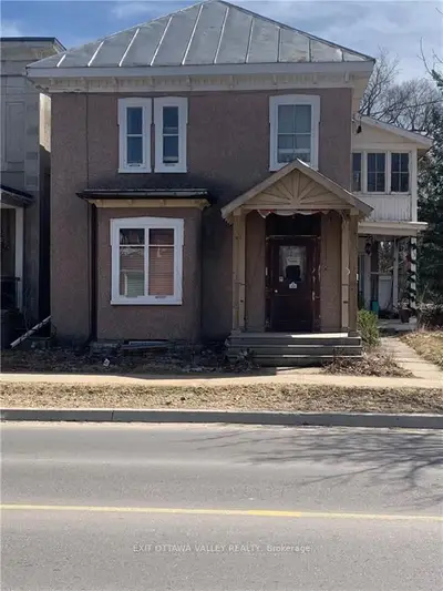 118 MARY Street, Pembroke, ON K8A 5V7