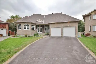 1627 ST BARBARA Street, Blossom Park - Airport and Area, ON K1T 1L8