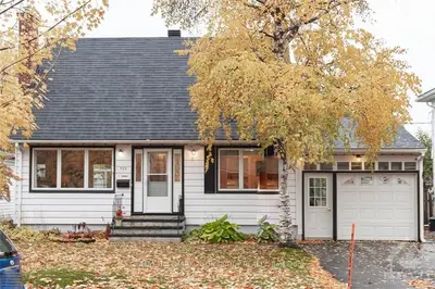 920 HAMLET Road, Elmvale Acres and Area, ON K1G 1R5