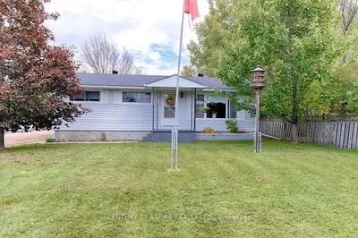 3283 Petawawa Boulevard, Petawawa, ON K8H 1X8