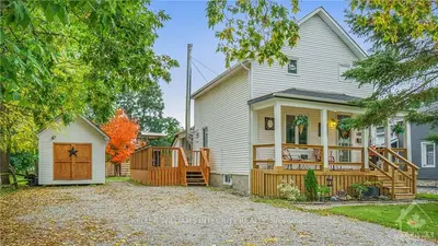 12 JUBILEE Street, Montague, ON K7A 2W8