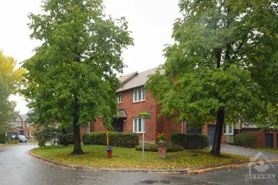 27 BUCKINGHAM, Hunt Club - Windsor Park Village and Area, ON K1V 0K9