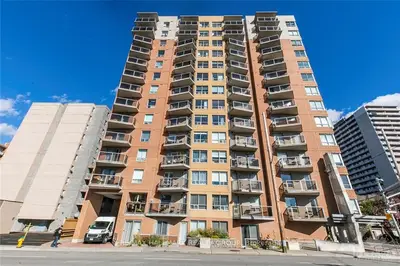 429 SOMERSET Street W 210, Ottawa Centre, ON K2P 2P5