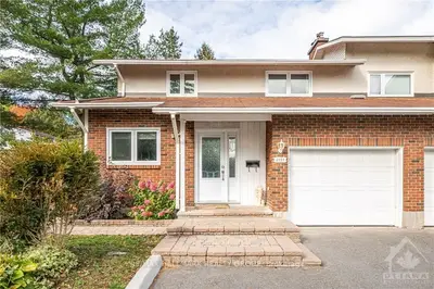 2057 GATINEAU VIEW Crescent, Beacon Hill North - South and Area, ON K1J 7W9