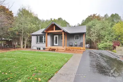 10A BRIGADE Avenue, Stittsville - Munster - Richmond, ON K2S 2M2