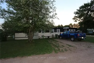 20 Pinehurst Estates Street, Petawawa, On K8h 2h2