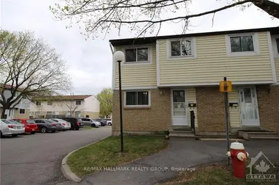 4335 STELLA Crescent, Cyrville - Carson Grove - Pineview, ON K1J 8T8