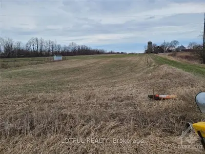 5881-5883 MCCORDICK Road, Manotick - Kars - Rideau Twp and Area, ON K0A 2Z0