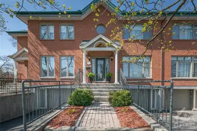 11 WESTCLIFFE Road, Bells Corners and South to Fallowfield, ON K2H 7X3