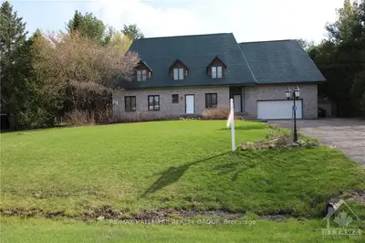 1150 BARNETT Drive, Orleans - Cumberland and Area, ON K4C 1C7