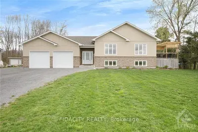 17375 MCLEAN Road, North Stormont, ON K0C 1T0