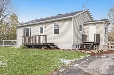 8669 BANK Street, Greely - Metcalfe - Osgoode - Vernon and Area, ON K0A 3J0