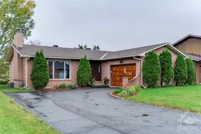 3926 AUTUMNWOOD Street, Blossom Park - Airport and Area, ON K1T 1C1