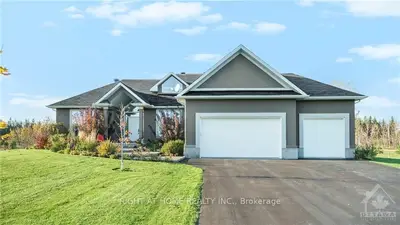 190 WEST LAKE Circle, Carp - Huntley Ward, ON K0A 1L0