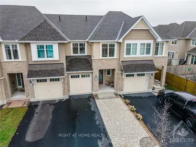 231 WOOD ACRES Grove, Blossom Park - Airport and Area, ON K1T 0M3