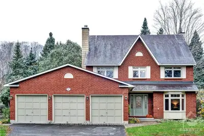 27 Delong Drive, Beacon Hill North - South And Area, On K1j 7e5