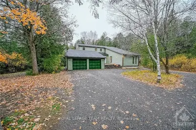 109 DEERWOOD Drive, Carp - Huntley Ward, ON K0A 2H0