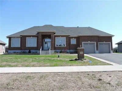 1525 RANGELAND Avenue, Greely - Metcalfe - Osgoode - Vernon and Area, ON K4P 0E1