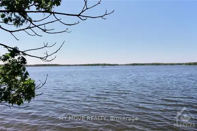 3506 Lakeshore Road, North Glengarry, On K0h 1x0