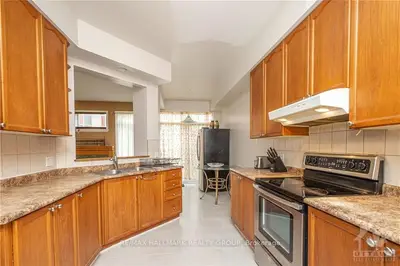 3640 Downpatrick Road, Hunt Club - Windsor Park Village and Area, ON K1V 8Y9