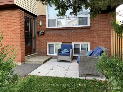 31 WOODVALE B, South of Baseline to Knoxdale, ON K2G 4H3