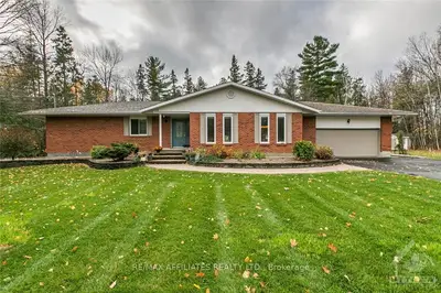 24 WOODRIDGE Court, McNab/Braeside, ON K0A 1G0