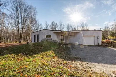 907 MCCANN Road, Rideau Lakes, ON K0G 1V0