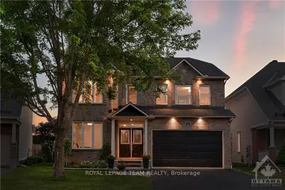 2249 SANDMAN Crescent, Orleans - Cumberland and Area, ON K4A 4V7