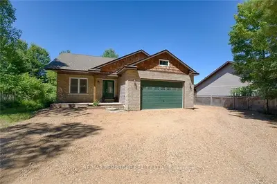 66 LEGERE Drive, Laurentian Hills, ON K0J 1P0