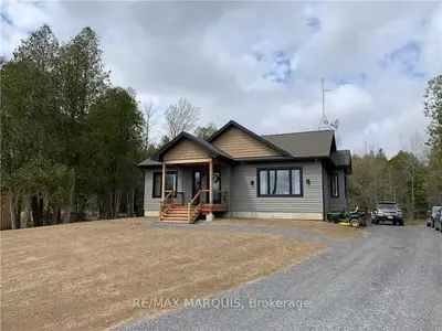 14241 CASSELMAN Road, North Stormont, ON K0C 1K0