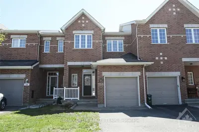 700 Bowercrest Crescent, Blossom Park - Airport And Area, On K1v 2m2