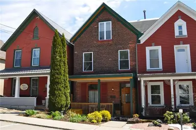 19 Halliday Street, Brockville, On K6v 3n8