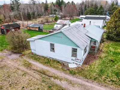 37095 17, Laurentian Hills, ON K0J 2H0
