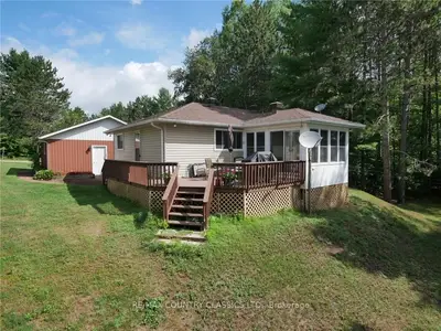 440 Weglarz Road, Madawaska Valley, On K0j 1b0