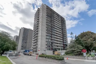 158a Mcarthur Avenue 105, Vanier And Kingsview Park, On K1l 7e7