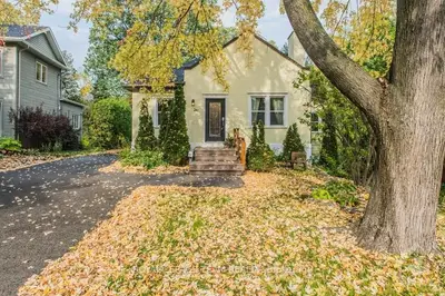 241 TUDOR Place, Vanier and Kingsview Park, ON K1L 7Y1