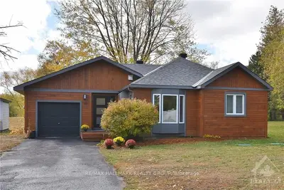 166 GRANDVIEW Road, Crystal Bay - Rocky Point - Bayshore, ON K2H 8B1