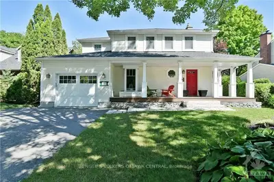 11 BIRCH Avenue, Manor Park - Cardinal Glen and Area, ON K1K 3G4