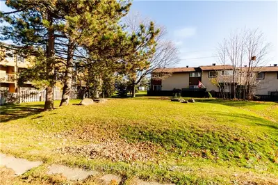 1449 Ridgebrook Drive 132, Cyrville - Carson Grove - Pineview, On K1b 4t1
