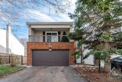 12 ESTELLE Crescent, South of Baseline to Knoxdale, ON K2H 5X1