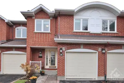 29 Grandcourt Drive, South of Baseline to Knoxdale, ON K2G 5X1